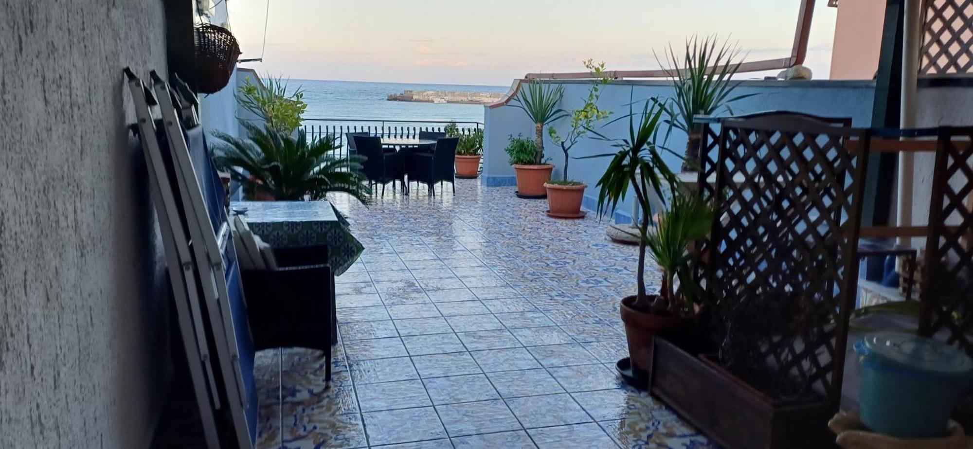 Apartments Mikros Giardini-Naxos Habitación foto